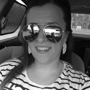 Meet your Posher, Lauren